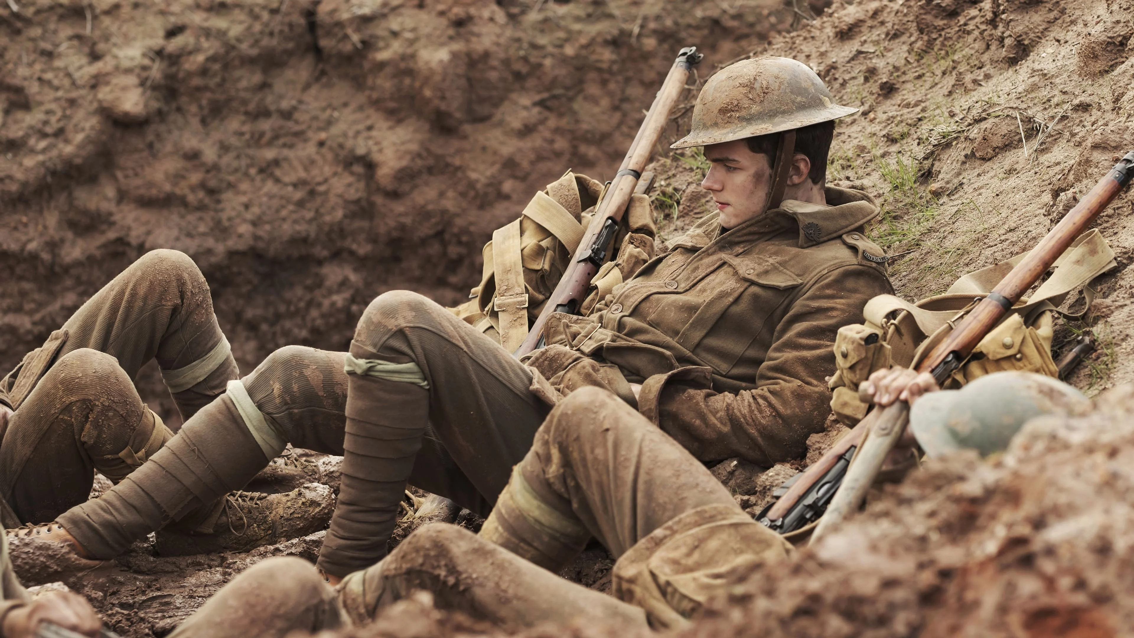 Bình Minh Trên Chiến Hào Full