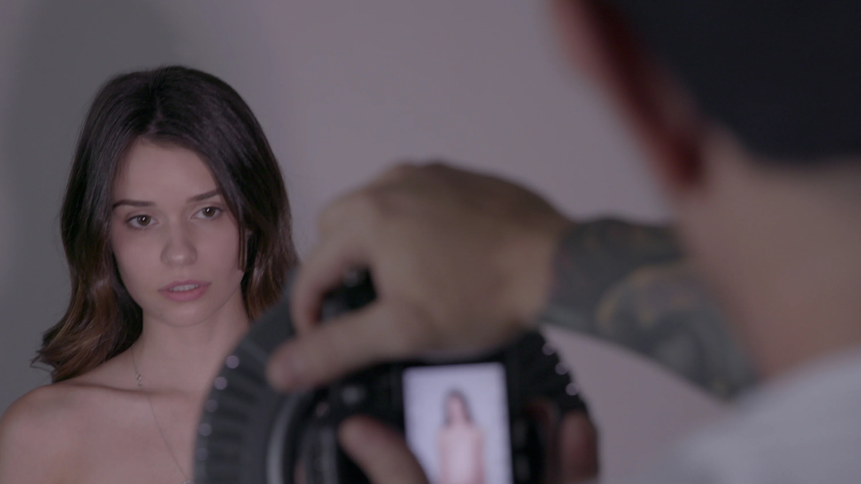 Cần tuyển chân dài Full