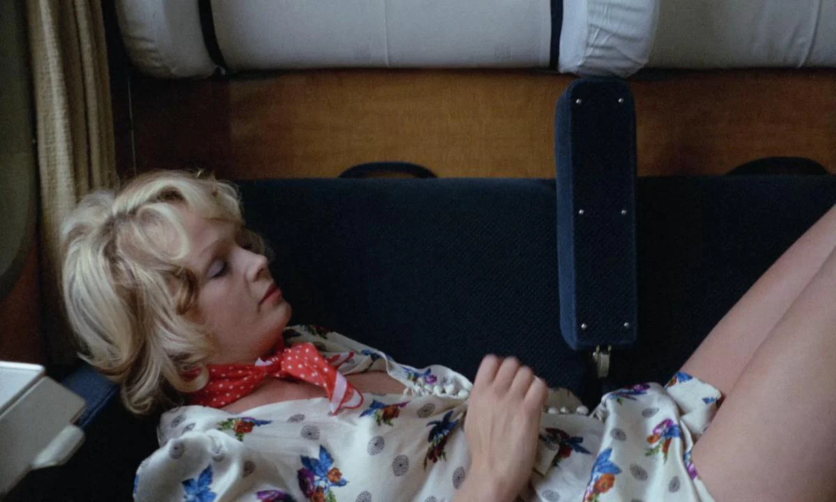 Cô gái mùa hè Full