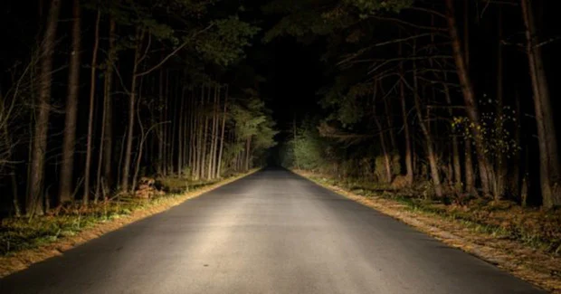 Có một con đường ma hoặc tối nay Full