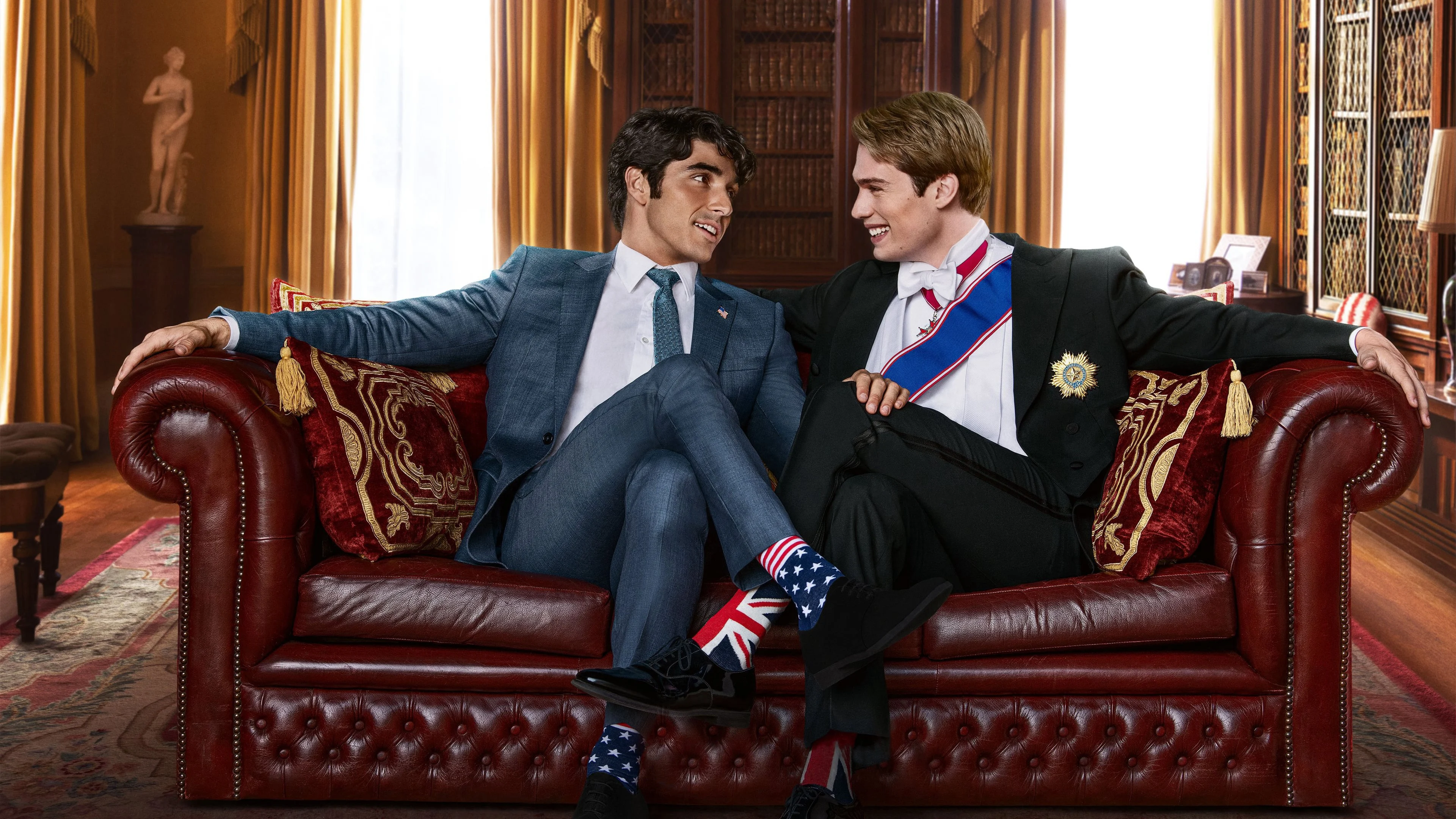 Đỏ, Trắng & Xanh Hoàng Gia Full