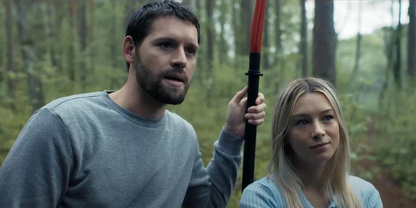 Hàng Xóm Ẩn Thân Full