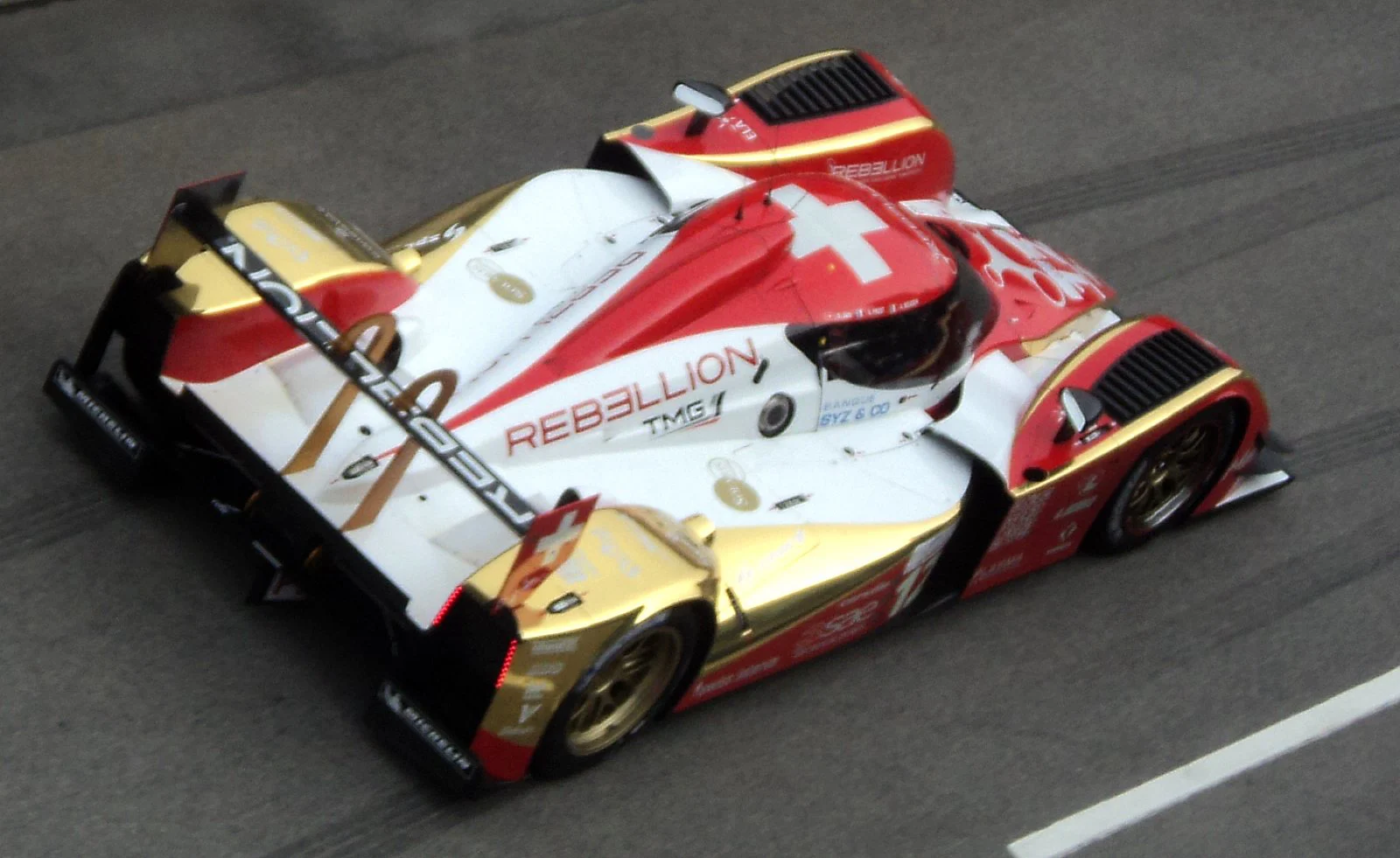 Hòn Đảo Bất Khuất Full