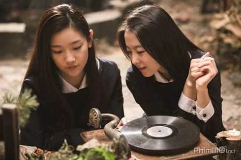 Ngôi Trường Ma Quái Full