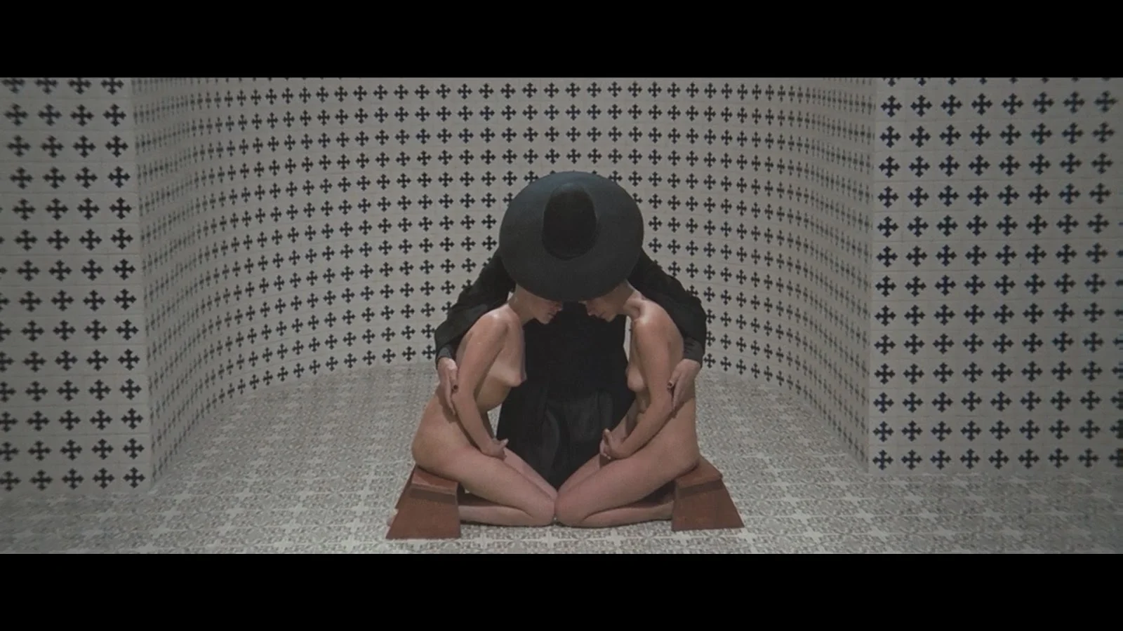 Ngọn Núi Thiêng Full