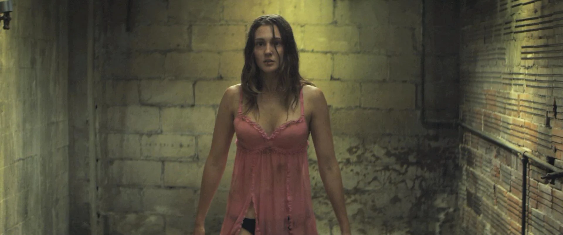 Nhà Kinh Hoàng Full