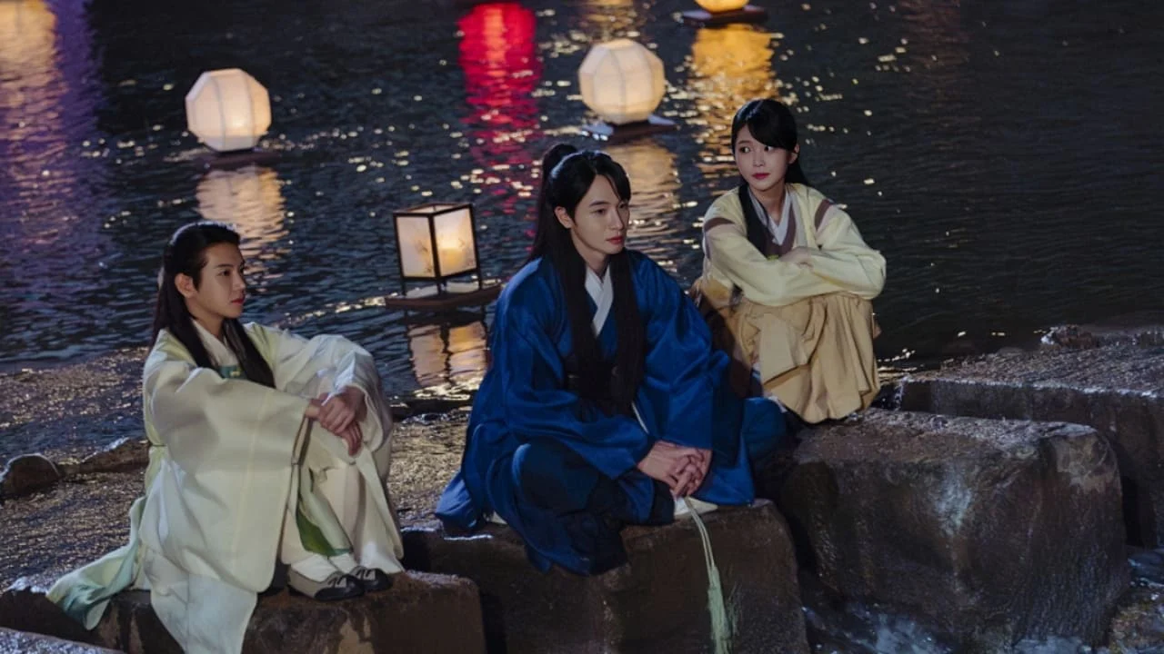 Phía Sau Bóng Tối Full