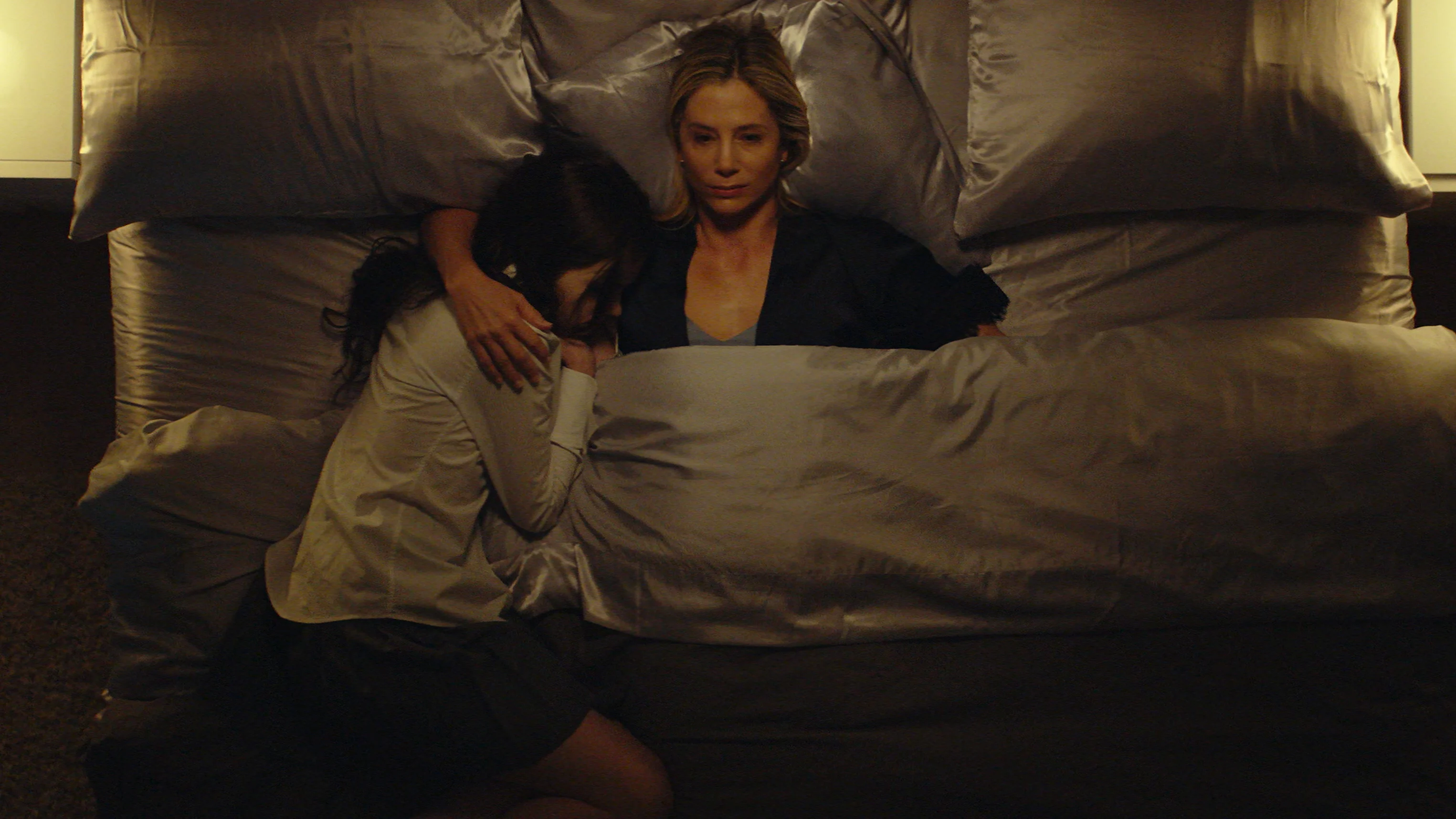 Phía Sau Tấm Gương Full