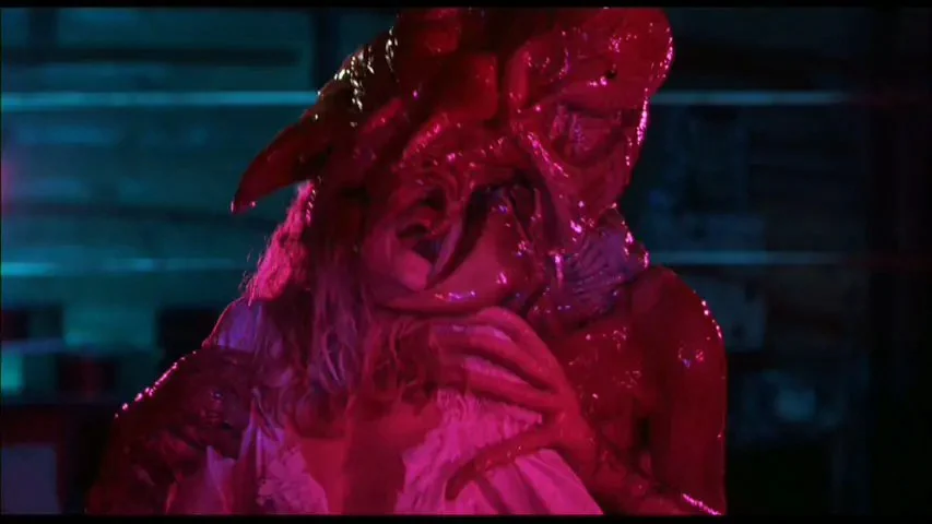 Từ Cõi Ngoài Full