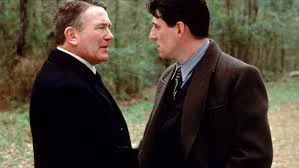 Vượt Mặt Thù Địch Full