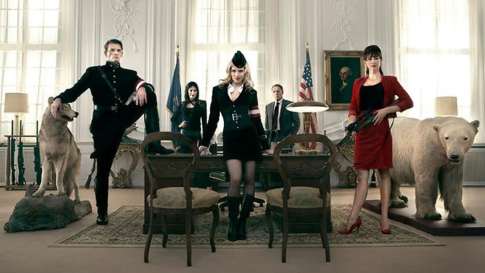 Bầu Trời Sắt Full