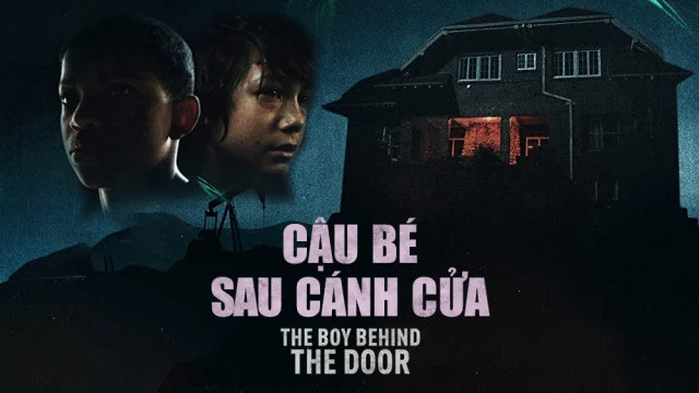 Cậu Bé Sau Cánh Cửa Full