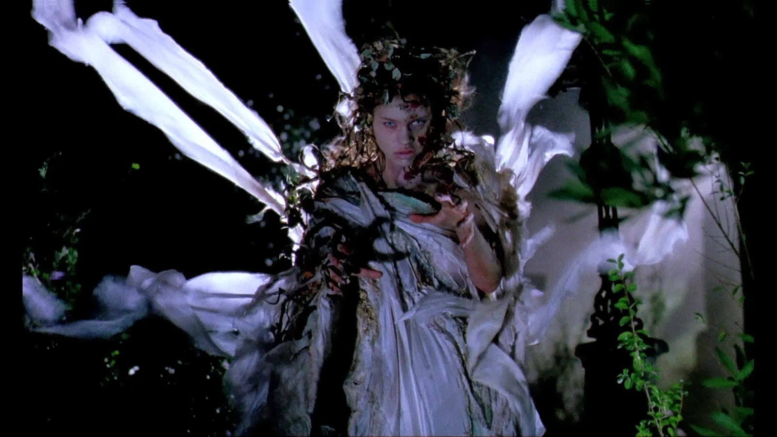 Người Gác Nghĩa Trang Full