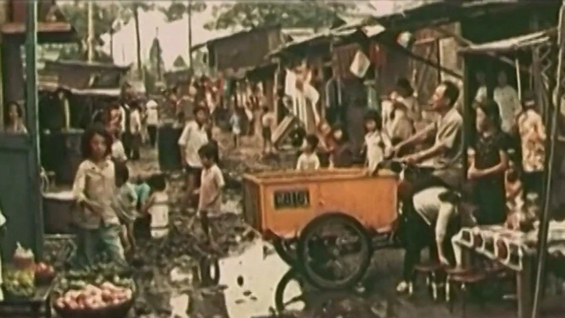 Thành Phố Lúc Rạng Đông Full