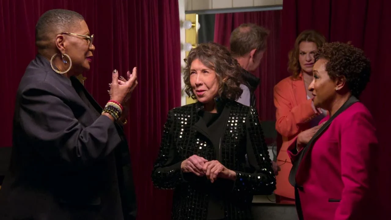 Xuất Chúng: Cuộc Cách Mạng Hài Kịch Full